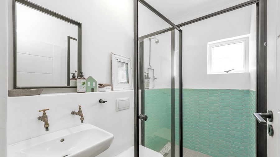 5 Bedroom Property for Sale in Agulhas Western Cape